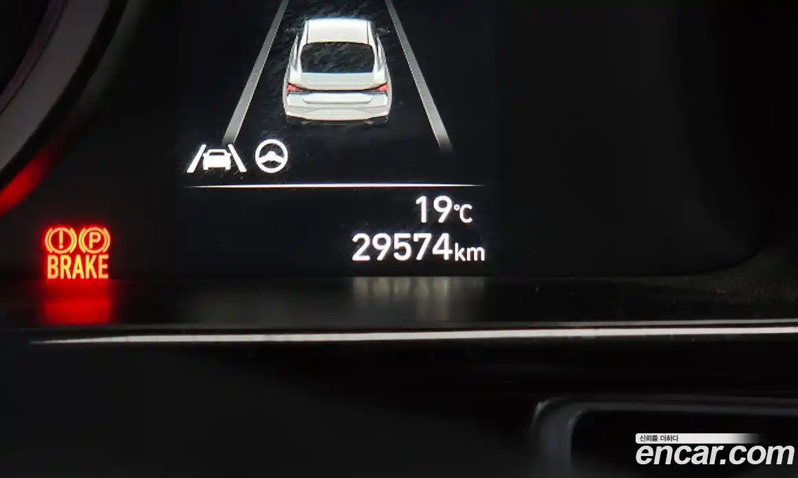 Hyundai Avante 2022 1.6 автомат (гидро), фото 32