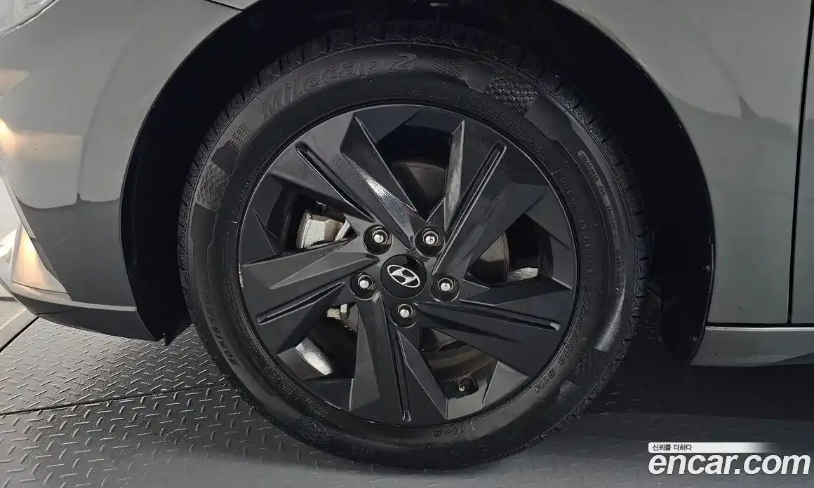 Hyundai Avante 2022 1.6 автомат (гидро), фото 4