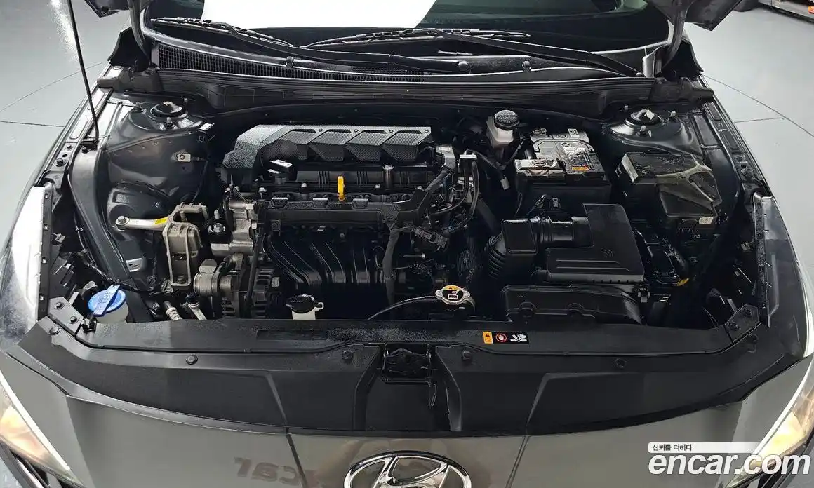 Hyundai Avante 2022 1.6 автомат (гидро), фото 5