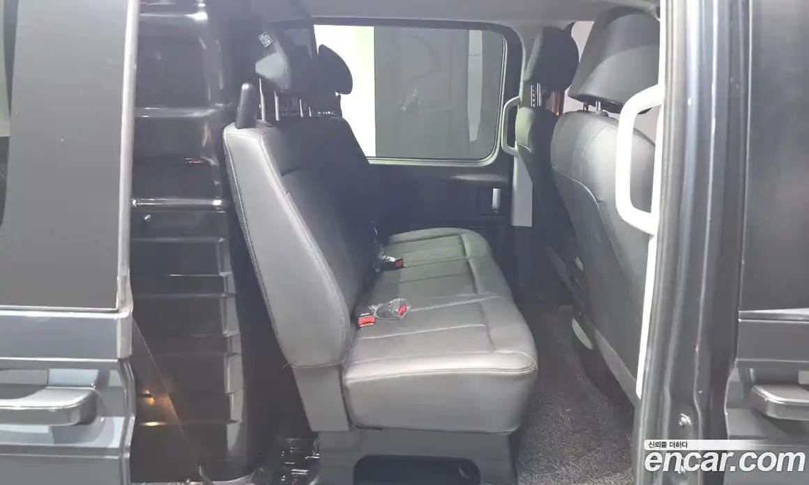 Hyundai Staria 2023 2.2 автомат (гидро), фото 17