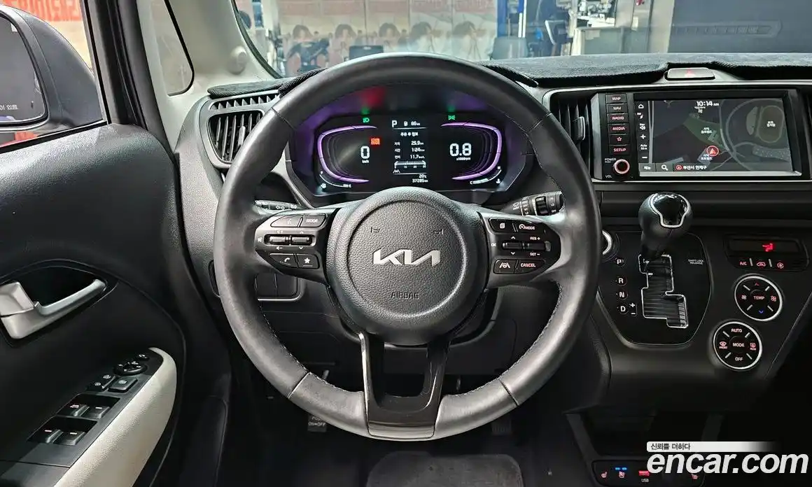 Kia Ray 2023 1.0 автомат (гидро), фото 19