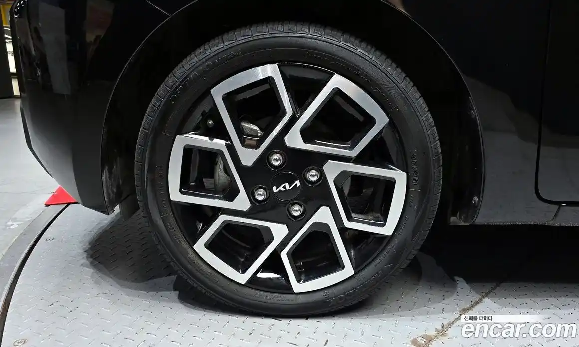 Kia Ray 2023 1.0 автомат (гидро), фото 5