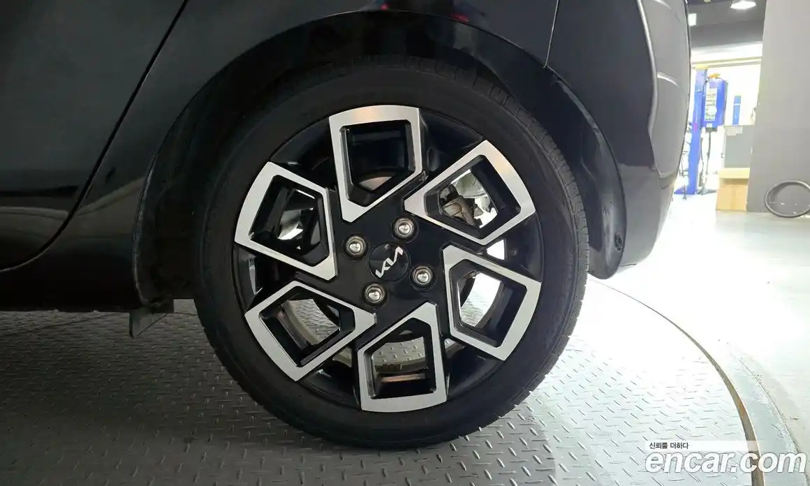 Kia Ray 2023 1.0 автомат (гидро), фото 7