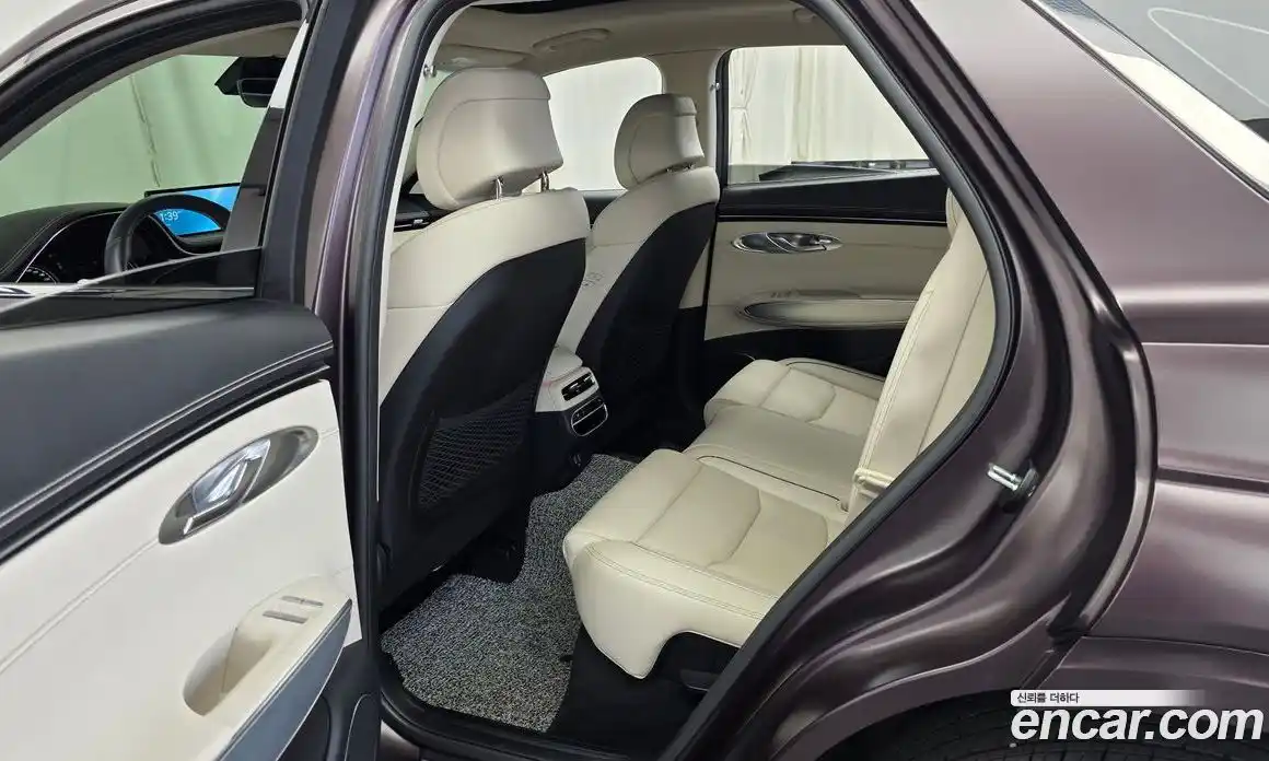 Genesis GV70 2021 2.5 автомат (гидро), фото 16