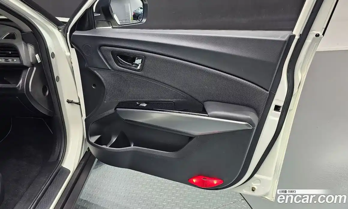 SsangYong TIBOLI 2019 1.6 автомат (гидро), фото 14