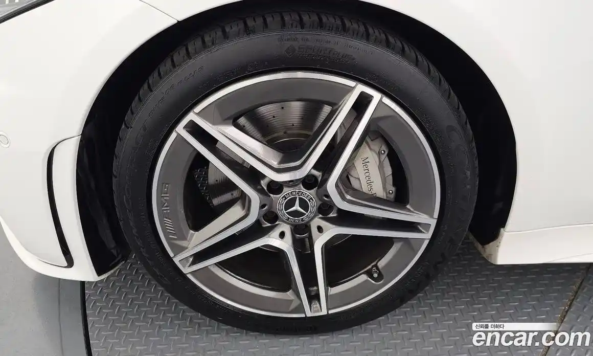 Mercedes-Benz CLS-Class 2019 1.9 гидро, фото 7 Mercedes-Benz CLS-Class 2019 1.9 гидро, фото 7