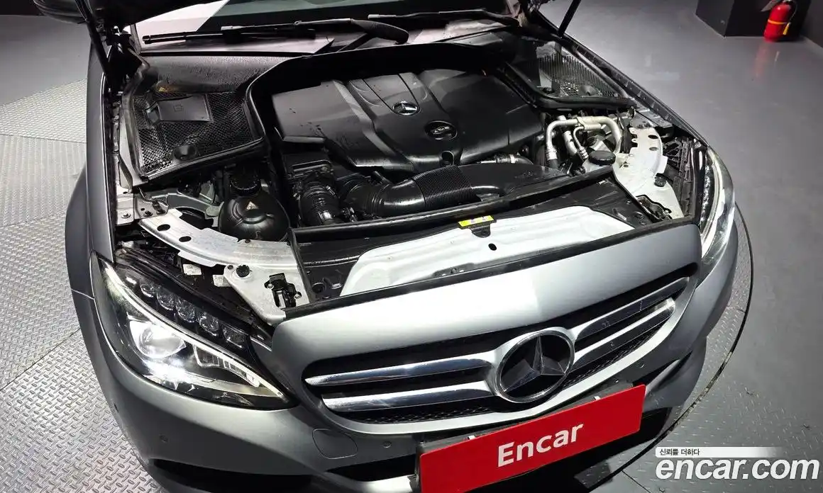 Mercedes-Benz C-Class 2016 2.1 гидро, фото 6 Mercedes-Benz C-Class 2016 2.1 гидро, фото 6