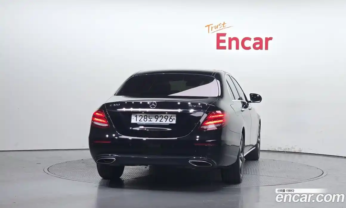 Mercedes-Benz E-Class 2019 2.0 автомат (гидро), фото 4