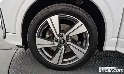 Audi Q2 2023 2.0 автомат (гидро), миниатюра 5