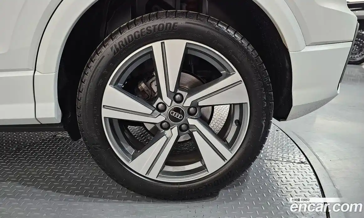 Audi Q2 2023 2.0 автомат (гидро), фото 7
