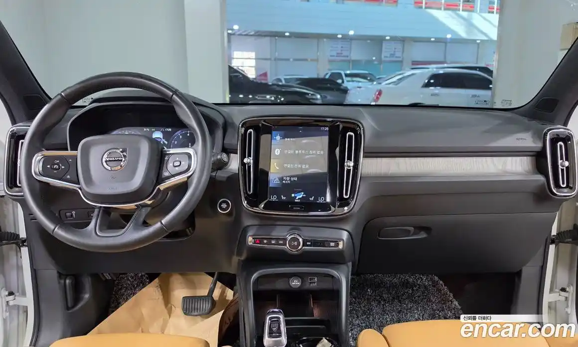 Volvo XC40 2020 2.0 автомат (гидро), фото 10