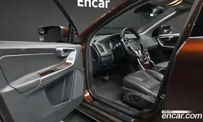 Volvo XC60 2015 2.4 автомат (гидро), миниатюра 10