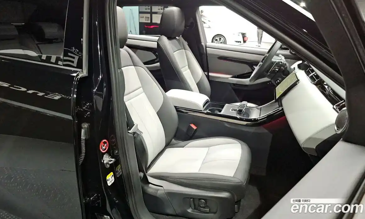 Land Rover Range Rover Evoque 2025 2.0 автомат (гидро), фото 12