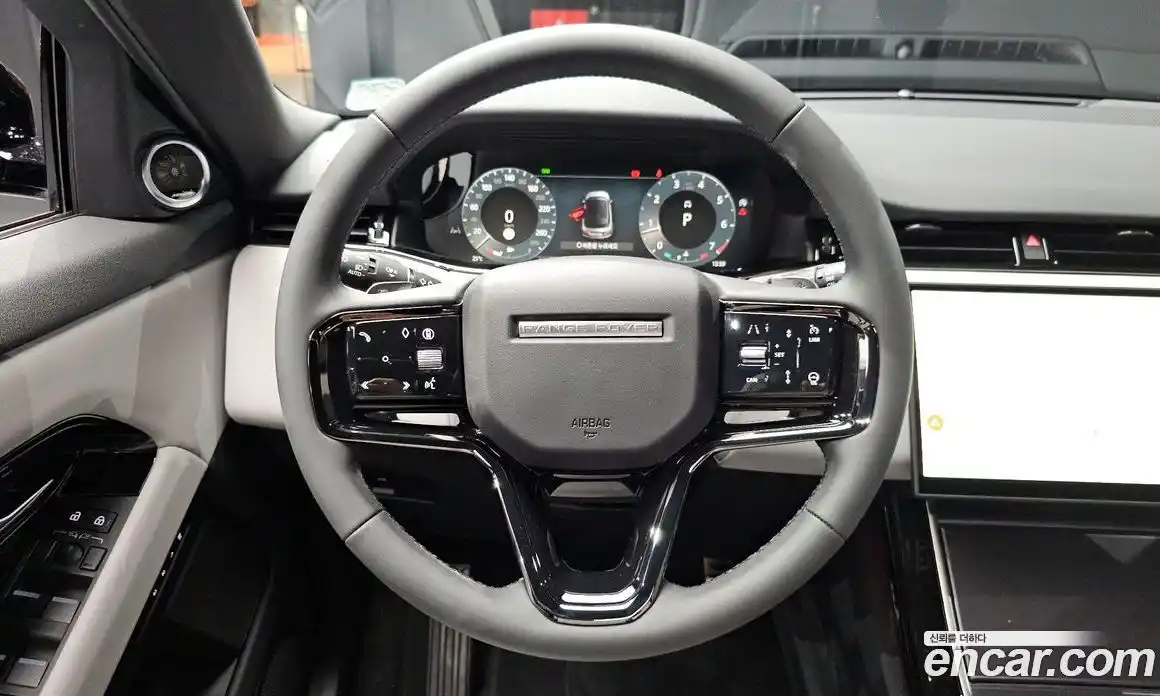 Land Rover Range Rover Evoque 2025 2.0 автомат (гидро), фото 13