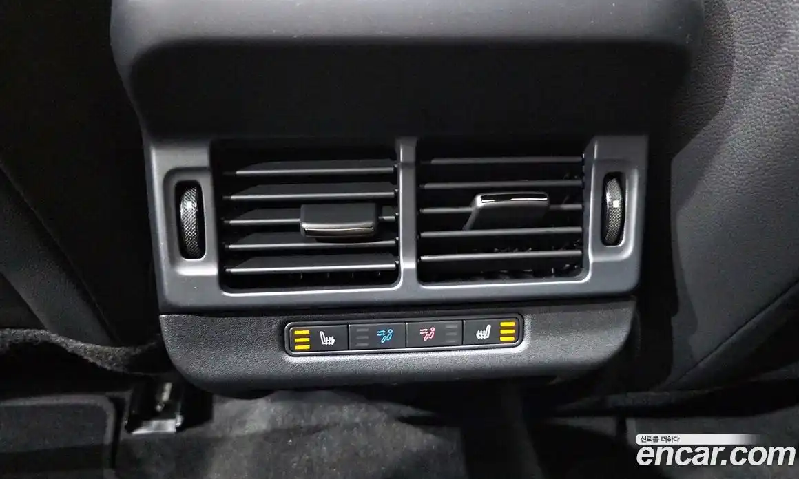 Land Rover Range Rover Evoque 2025 2.0 автомат (гидро), фото 17