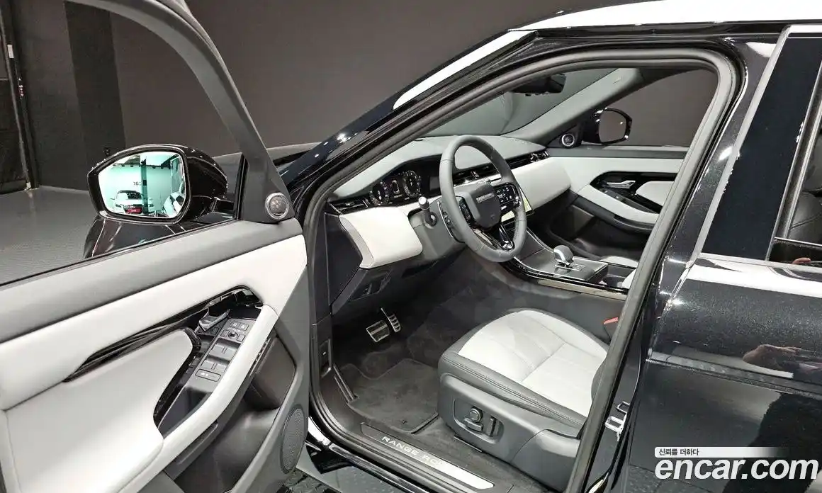 Land Rover Range Rover Evoque 2025 2.0 автомат (гидро), фото 10