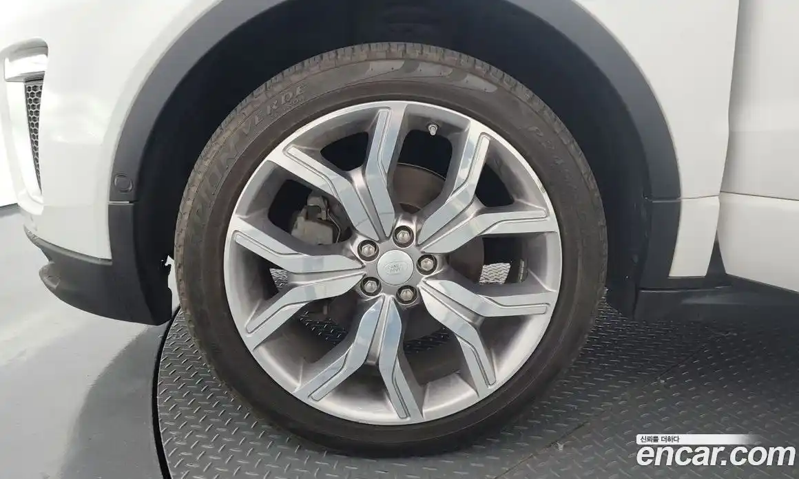 Land Rover Range Rover Evoque 2016 2.0 автомат (гидро), фото 5