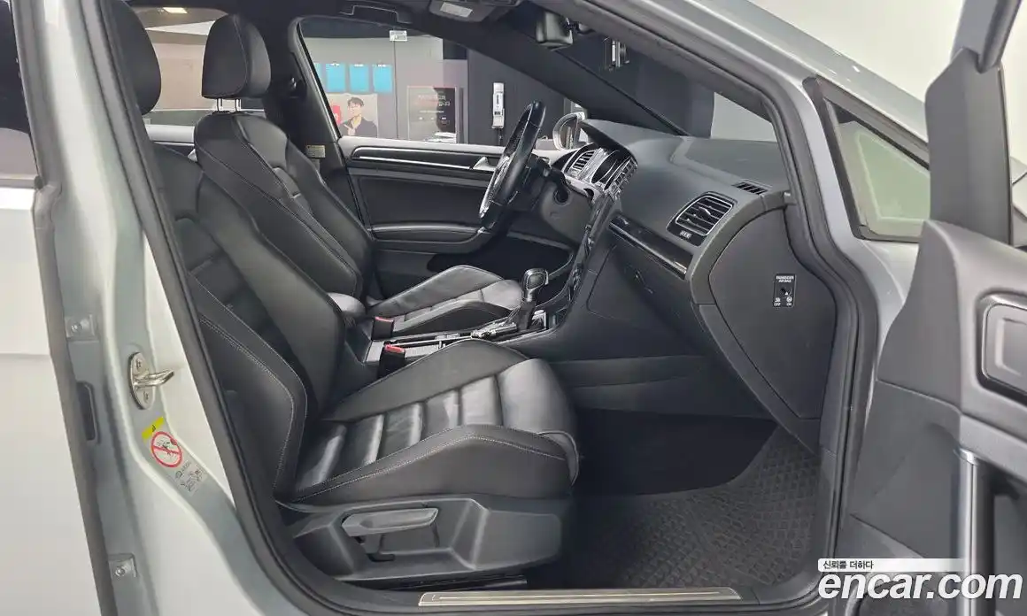 Volkswagen Golf 2015 2.0 автомат (гидро), фото 11