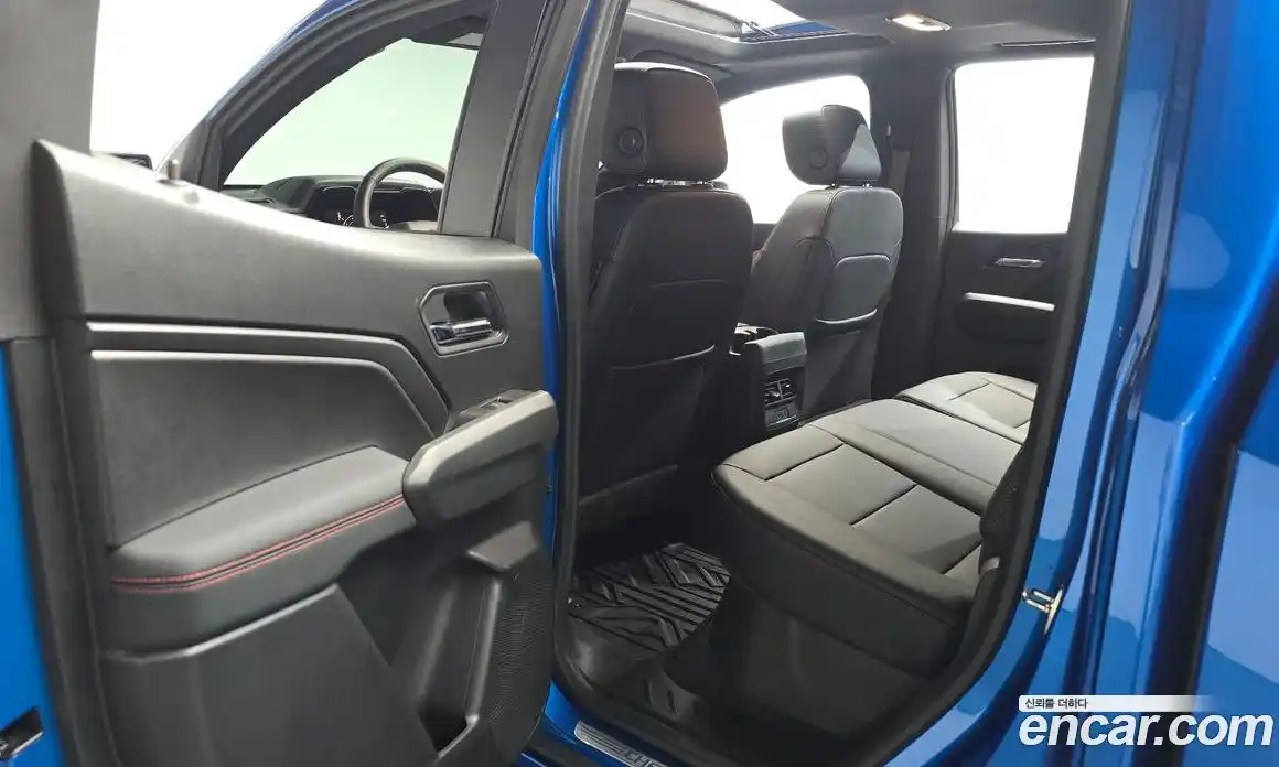 Chevrolet Colorado 2023 2.7 автомат (гидро), фото 15