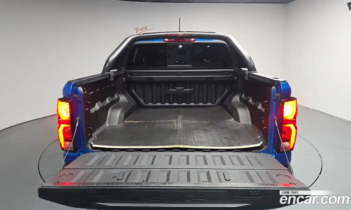 Chevrolet Colorado 2023 2.7 автомат (гидро), фото 25