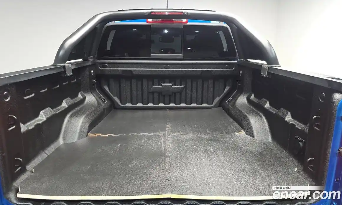 Chevrolet Colorado 2023 2.7 автомат (гидро), фото 35