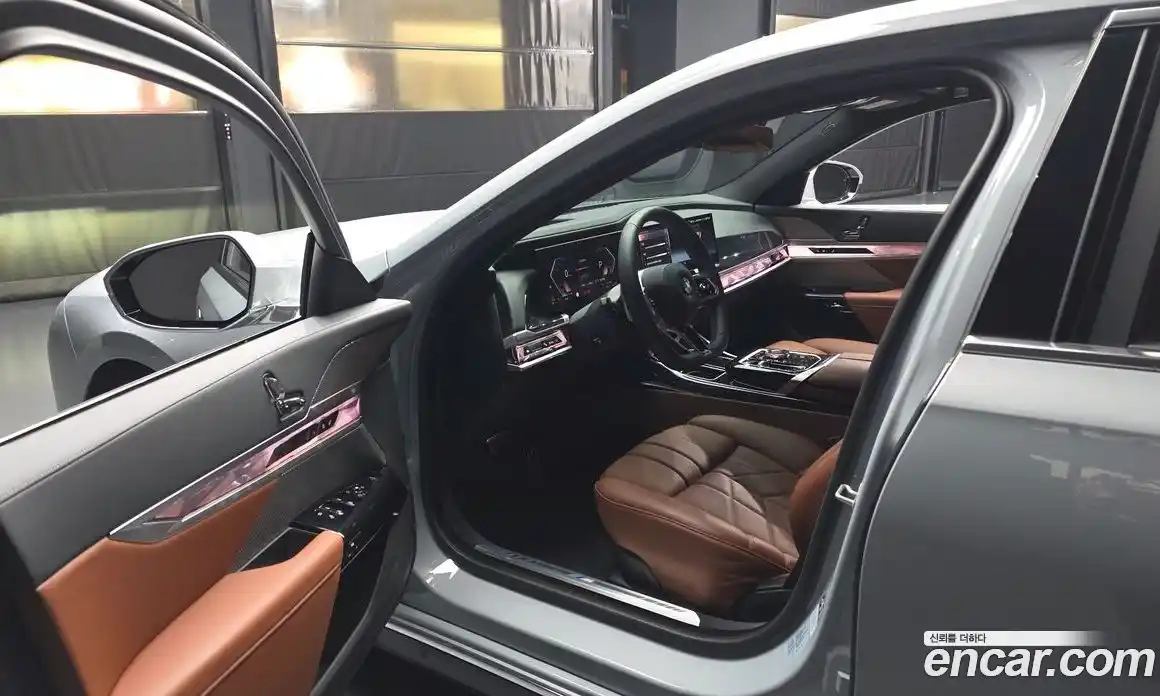 BMW 7 серия 2025 3.0 автомат (гидро), фото 13