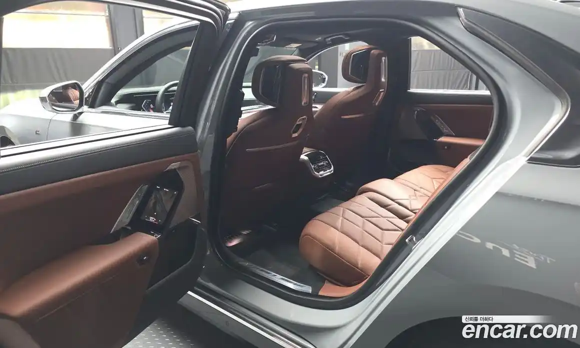 BMW 7 серия 2025 3.0 автомат (гидро), фото 16