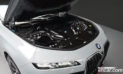 BMW 7 серия 2025 3.0 автомат (гидро), миниатюра 6