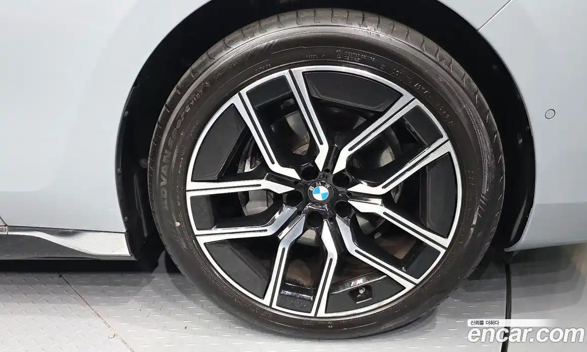 BMW 7 серия 2025 3.0 автомат (гидро), фото 7