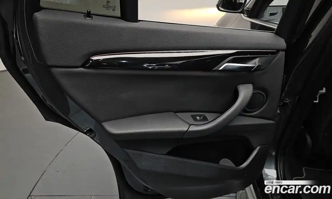 BMW X1 2022 2.0 автомат (гидро), фото 14
