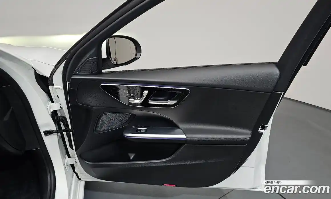 Mercedes-Benz C-Class 2023 2.0 гидро, фото 13 Mercedes-Benz C-Class 2023 2.0 гидро, фото 13
