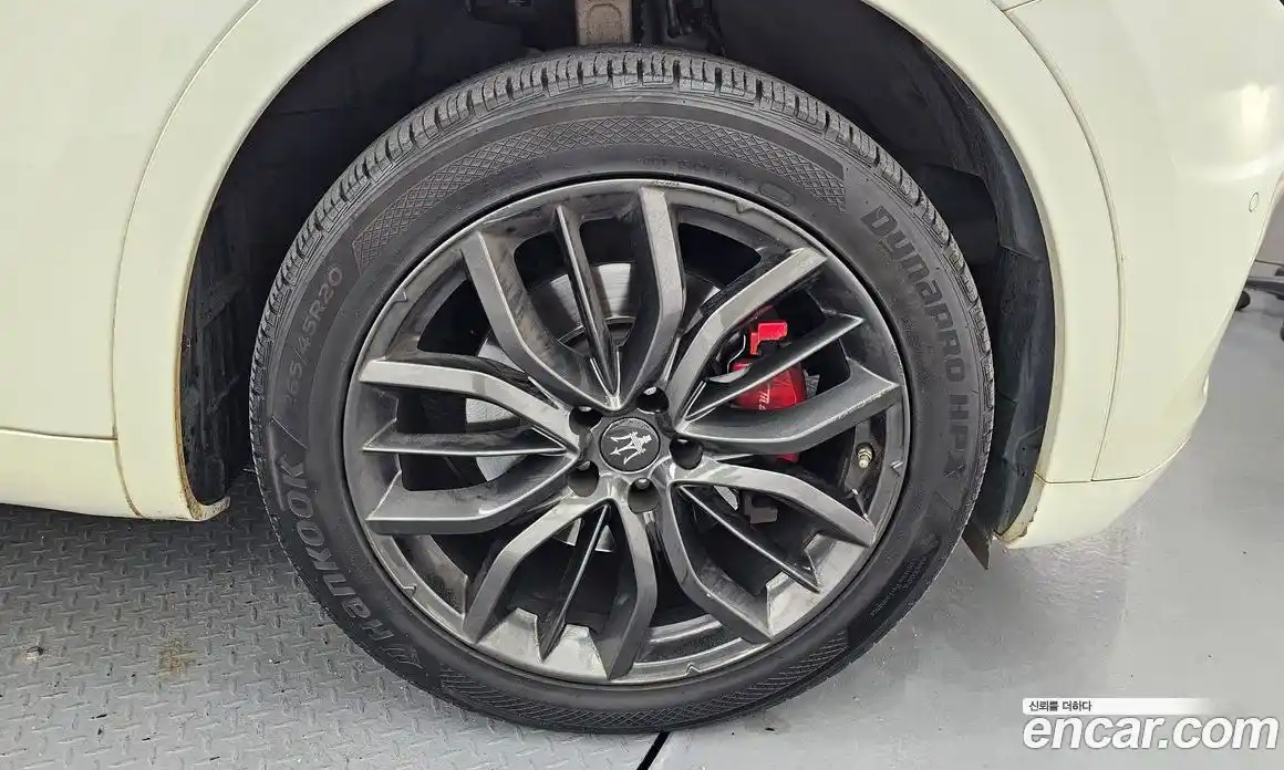 Maserati Levante 2019 3.0 гидро, фото 5