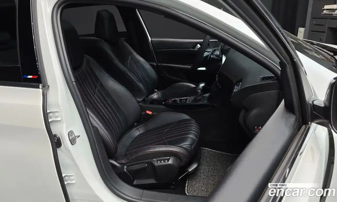 Peugeot 308 2017 1.6 автомат (гидро), фото 12