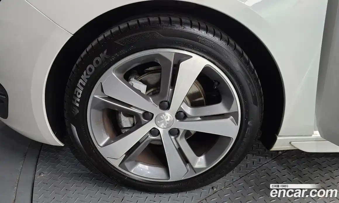 Peugeot 308 2017 1.6 автомат (гидро), фото 5