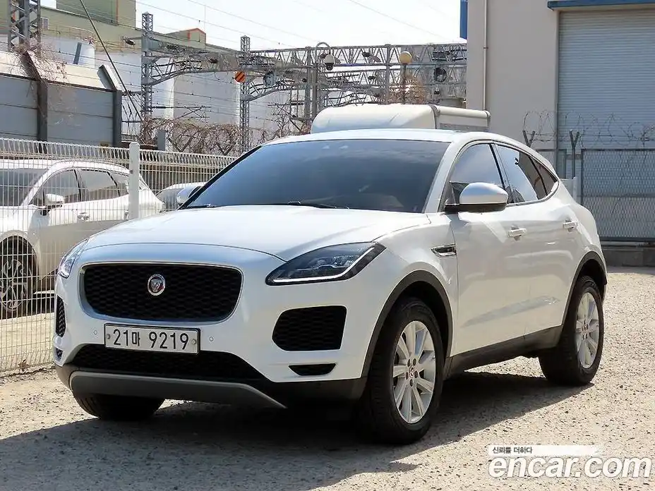 Jaguar E-Pace 2018 2.0 гидро, фото 2