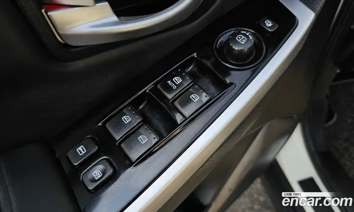 SsangYong Korando 2014 2.0 автомат (гидро), фото 12