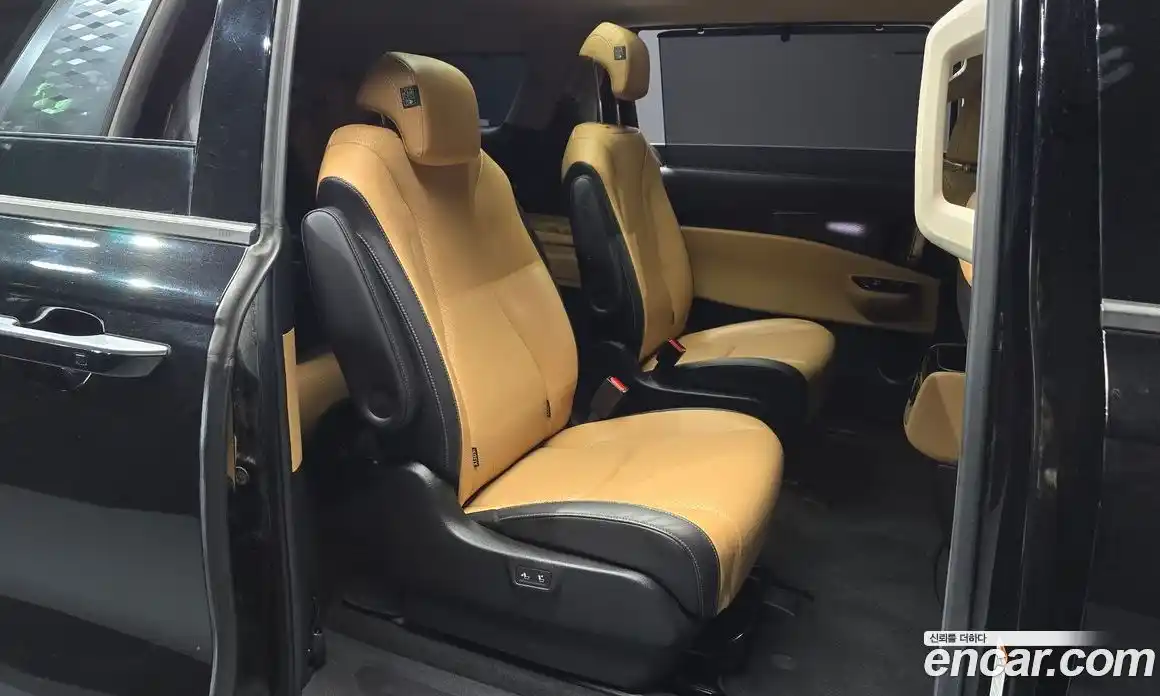 Kia Carnival 2021 2.2 автомат (гидро), фото 16