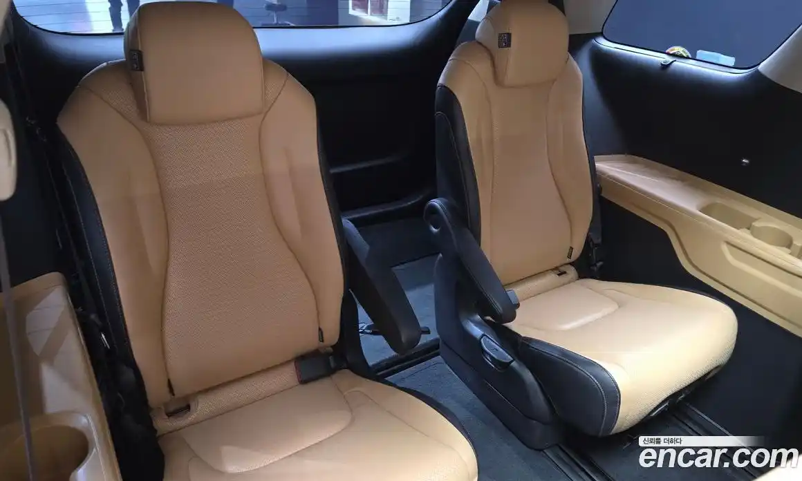 Kia Carnival 2021 2.2 автомат (гидро), фото 17