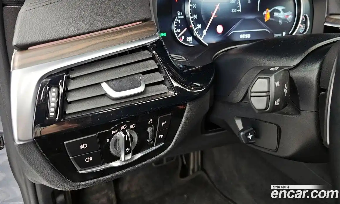 BMW 5 серия 2018 2.0 автомат (гидро), фото 16