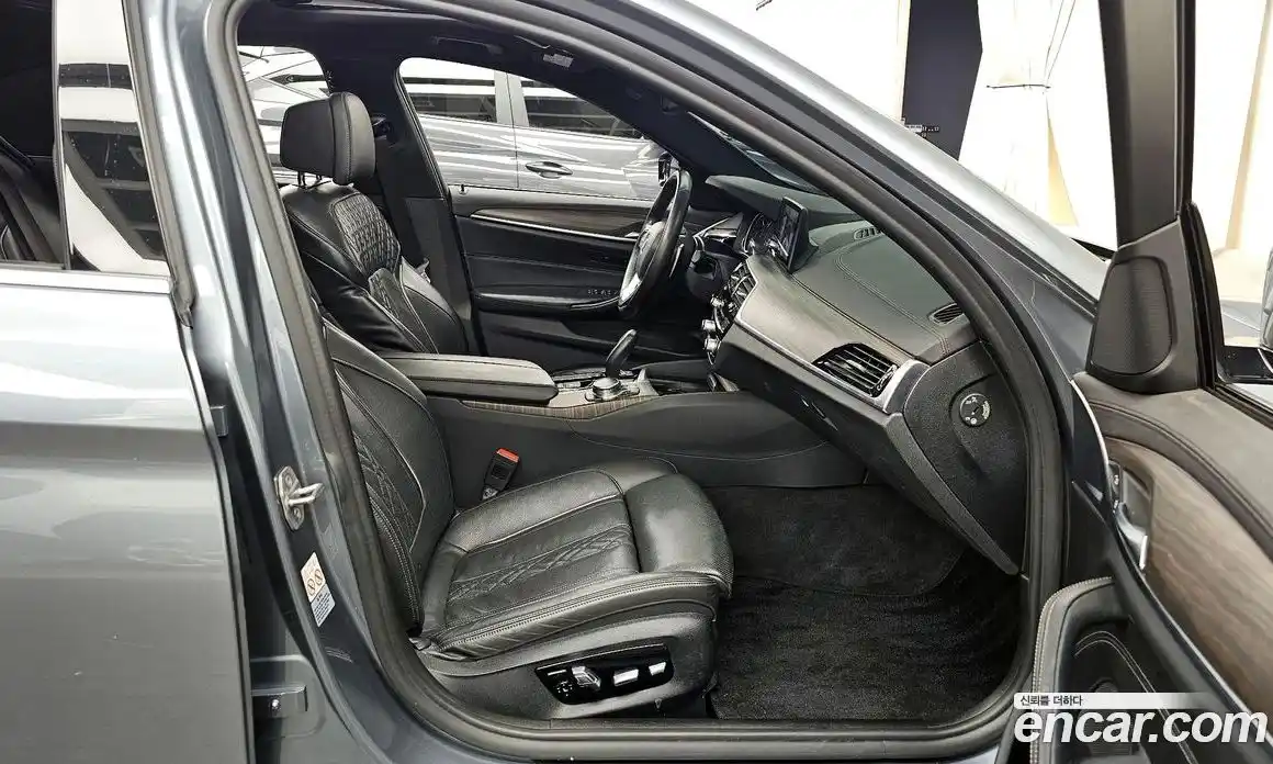 BMW 5 серия 2018 2.0 автомат (гидро), фото 17