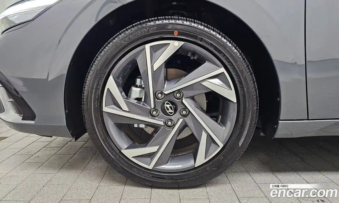 Hyundai Avante 2025 1.6 автомат (гидро), фото 5