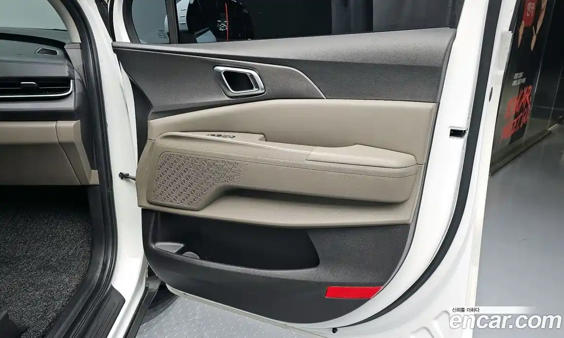 Kia Carnival 2024 2.2 автомат (гидро), фото 15