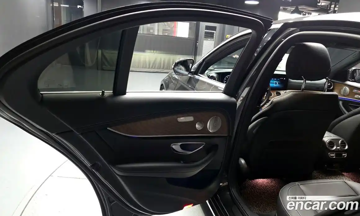 Mercedes-Benz E-Class 2021 2.0 автомат (гидро), фото 15