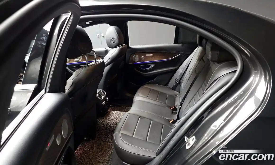Mercedes-Benz E-Class 2021 2.0 автомат (гидро), фото 16