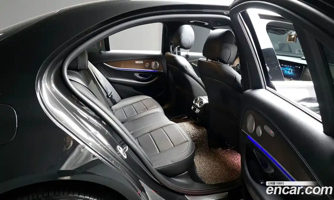 Mercedes-Benz E-Class 2021 2.0 автомат (гидро), фото 18
