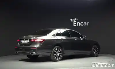 Mercedes-Benz E-Class 2021 2.0 автомат (гидро), миниатюра 2
