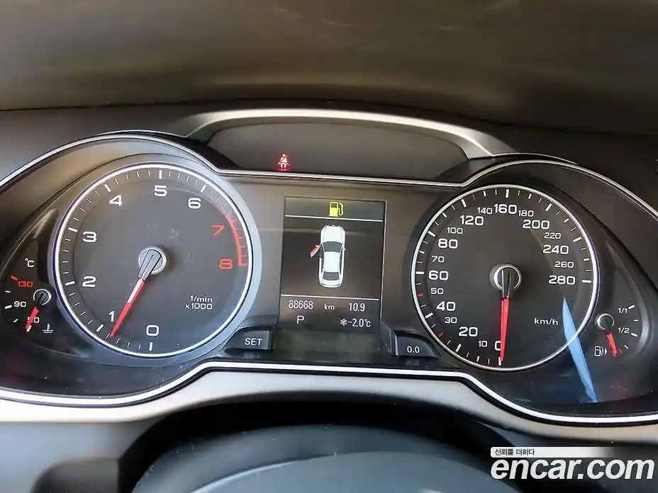 Audi A4 2012 2.0 автомат (гидро), фото 8