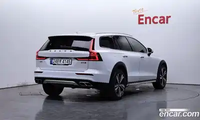 Volvo V60 2021 2.0 автомат (гидро), миниатюра 2