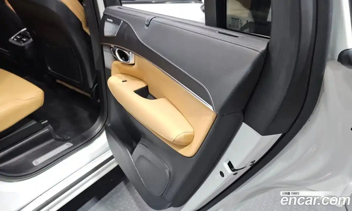 Volvo XC90 2023 2.0 автомат (гидро), фото 15