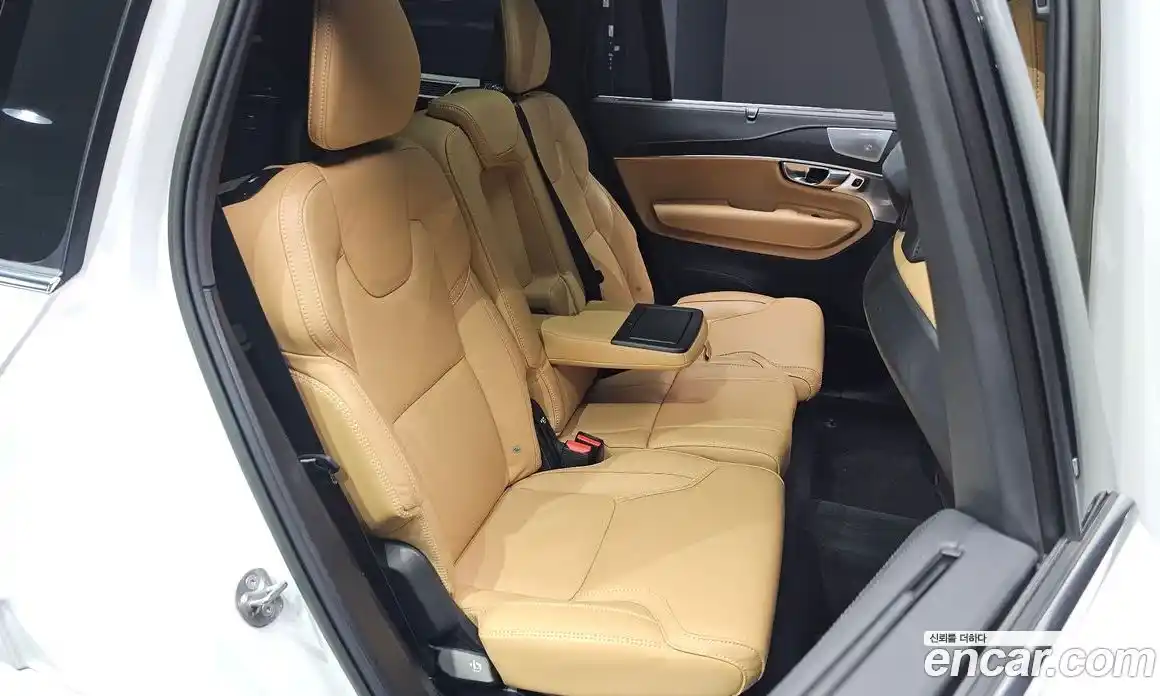 Volvo XC90 2023 2.0 автомат (гидро), фото 17